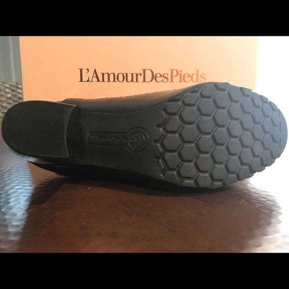 L’AmourDesPieds Black Patent Shoes - Picture 3 of 4